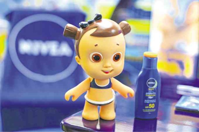 This nifty doll turns red when the UV rays are high.