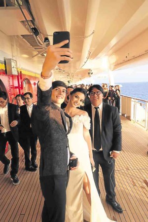 Star Cruises Philippines brand ambassador LA Aguinaldo takes a selfie with Kylie Verzosa and Keren Pascual 