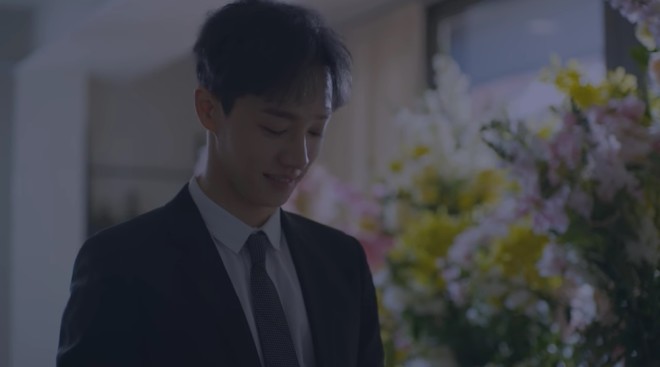 Lee Kikwang as best man in love with the bride in "It is Still Beautiful"