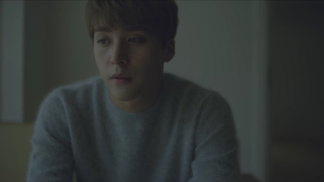 Son Dongwoon keeps the hair braid as souvenir of the girl who has spurned him in "It is Still Beautiful."