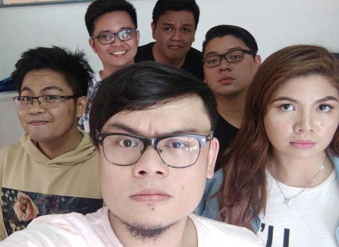 (The members of Autotelic testing out the front cam of the Vivo Y53