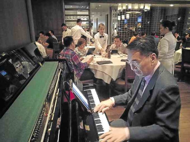 Carding Cruz on piano at Wolfgang’s Steakhouse,RWM —POCHOLO CONCEPCION