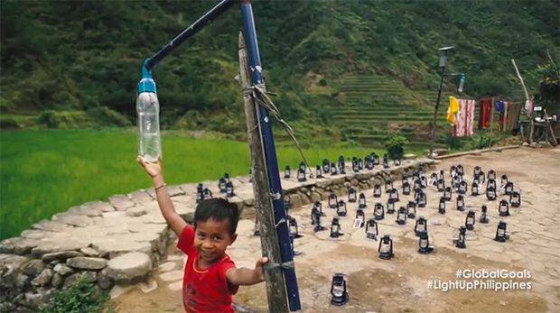 See how solar lamps can change the country. Image: Screen grab via Youtube/The Philippine Roadtrip