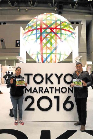 Wife and Husband Maricel and Anthony Pangilinan in last year's Tokyo Marathon.