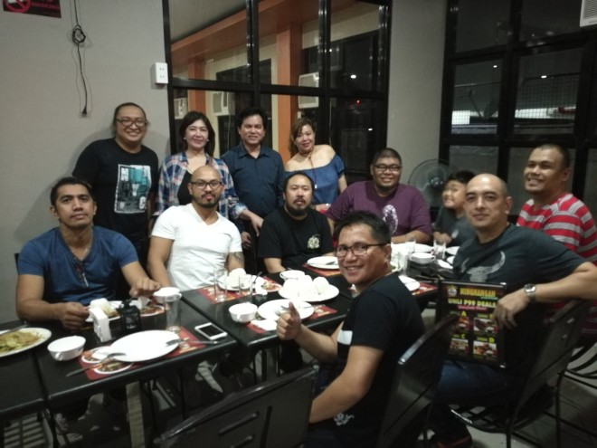 Don Facundo after-dinner crowd, standing from left: Kel Gatdula, Wing Inductivo, Don Facundo owner Dr. Noel J. Lacsamana, Sharon Inductivo. Seated, from left clockwise: Otep Concepcion, Vince Alaras, Janno Queyquep, Dylan Durias, Jay-D Durias, Jay Durias, Tabs Tabuñar, Edward Picache Photo by Pocholo Concepcion