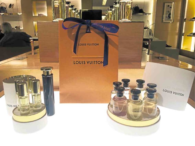 LOUIS VUITTON - Louise Vuitton Perfume Miniature Set for Women on