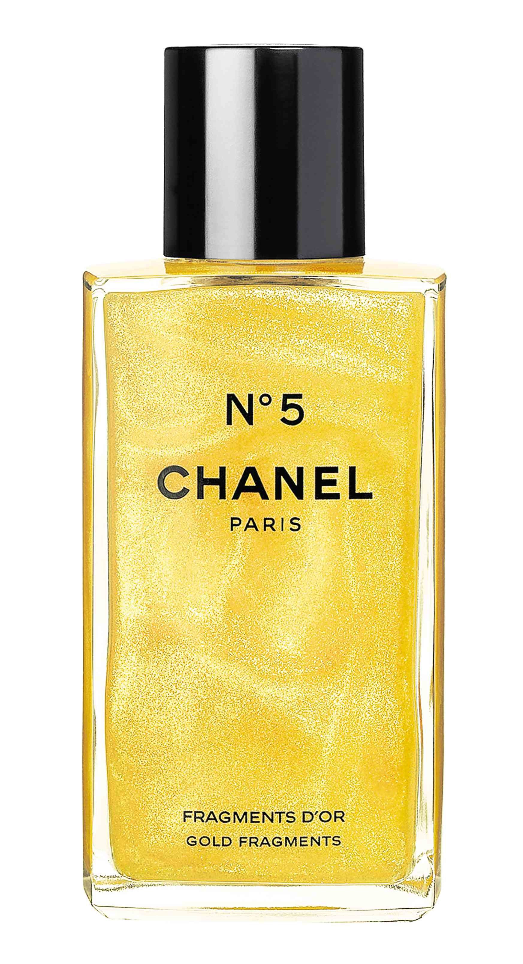 Chanel gel. Шанель блеск для тела. Chanel мерцающий гель для тела. Гель для тела Шанель 5. Гель для тела Chanel 5 с блестками.