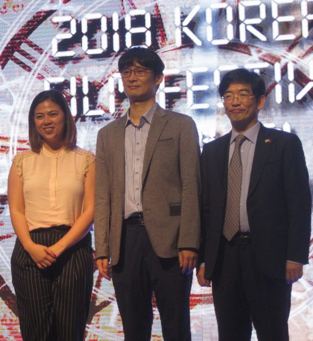 2018 Korean Film Festival: Guest filmmaker Lee Seok Hoon, flanked by FDCP chair Liza Diño and KCC director Lee Jin Cheol, on opening night of the 2018 Korean Film Festival in the Philippines
