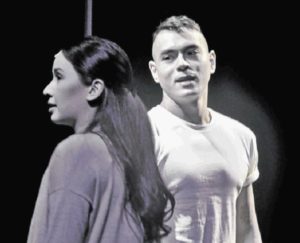 W (Sab José) and her equally unnamed beau, M (Jake Cuenca) in 9Works Theatrical’s production of “Lungs,” directed by Andrei Nikolai Pamintuan. PHOTO BY ERICKSON DELA CRUZ