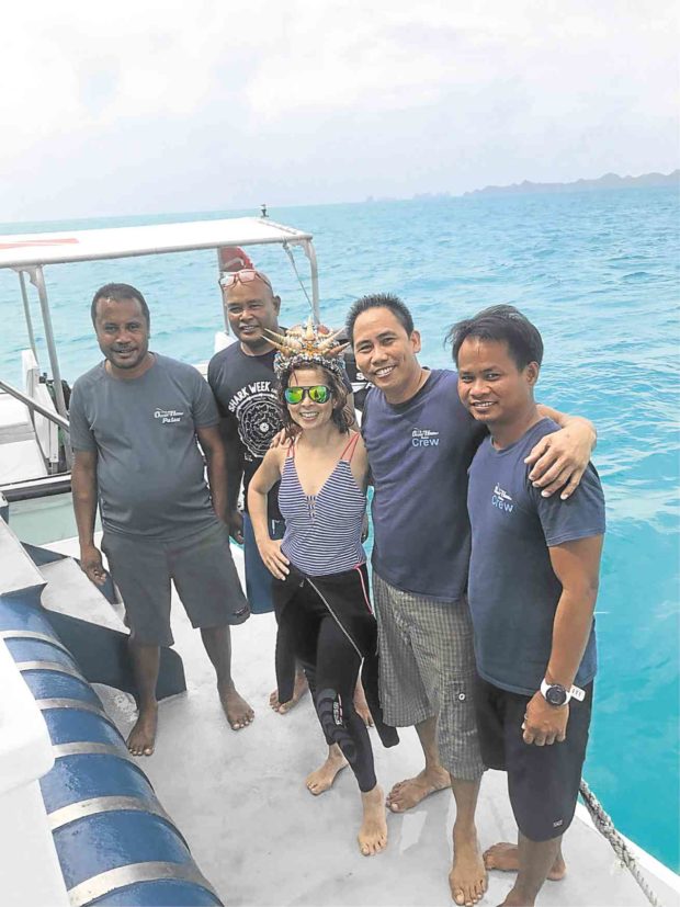 Sea Princess (center) with OH3 crew Troy, Capt. Kenneth Johnny, chef Arlee, dive master Jerwin