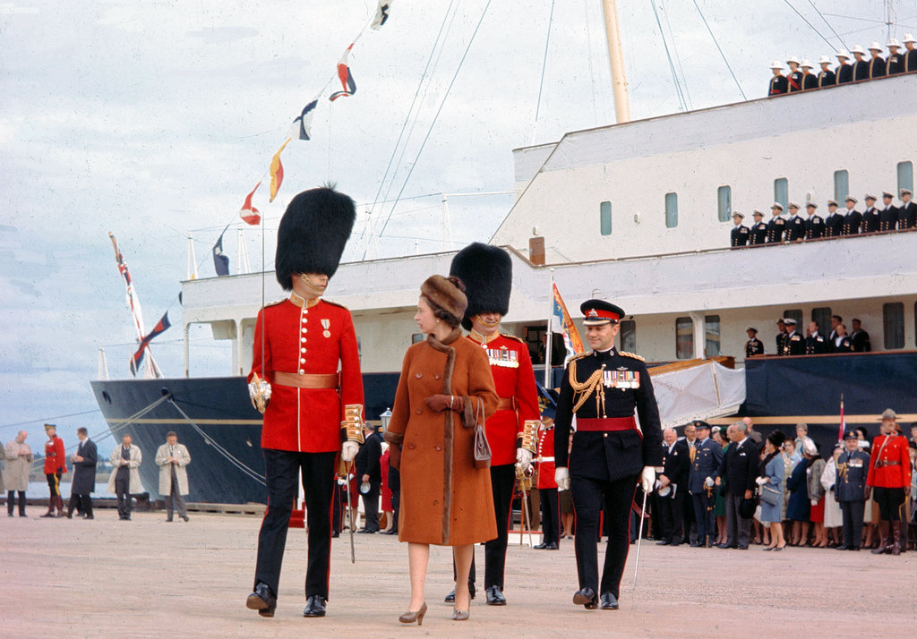 Queen Elizabeth, yacht