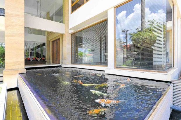 Bacolod home where you can ‘walk’ on water