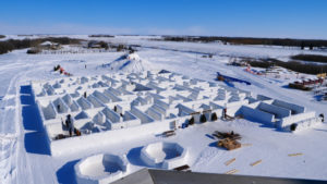 Couple builds world's largest snow maze