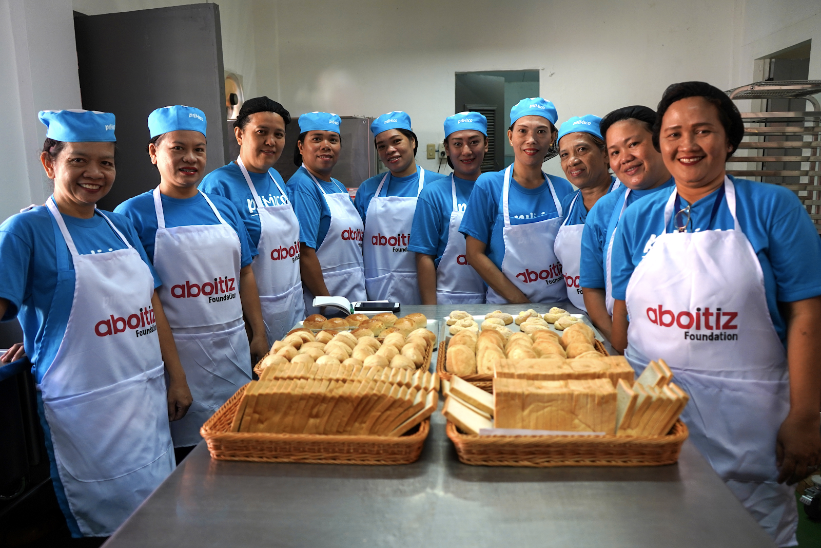 Hot off the oven: Bakery sells ‘Pan Digong’ made by PSG spouses