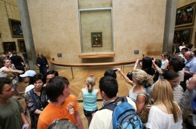 Louvre imposes timed tickets for da Vinci show