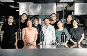 Chef JordyNavarra (second from right)with the staff of Toyo Eatery, and the food heroes of Netflix’s “Street Food Asia” (front) RubilynManayon, Florencio “Entoy” Escabas, Leslie Enjambre—PHOTO BY NETFLIX