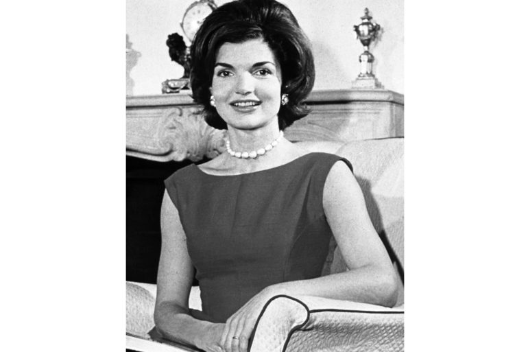 New book focuses on Jackie Kennedy's years as a reporter