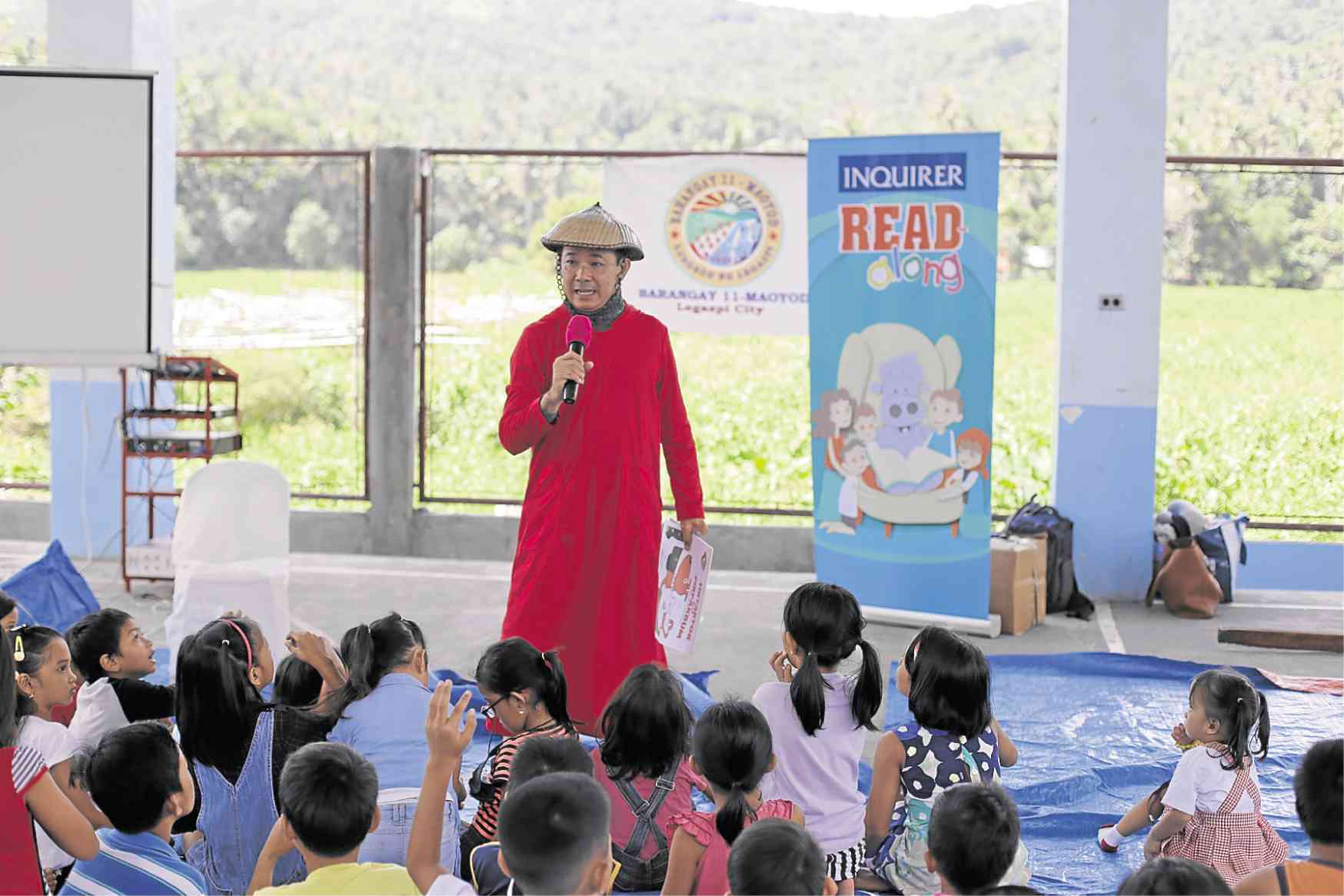 Children in Legazpi learn animal welfare, sibling love in read-along