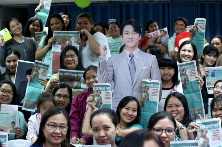 It's a family affair for Lee Seung-gi fans