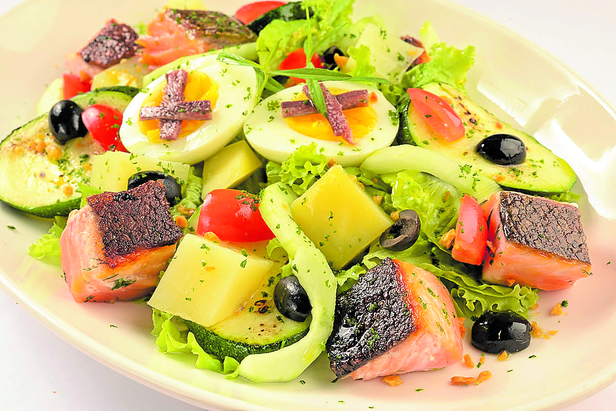 L’entrecote’s Big Adlez Niçoise Salad