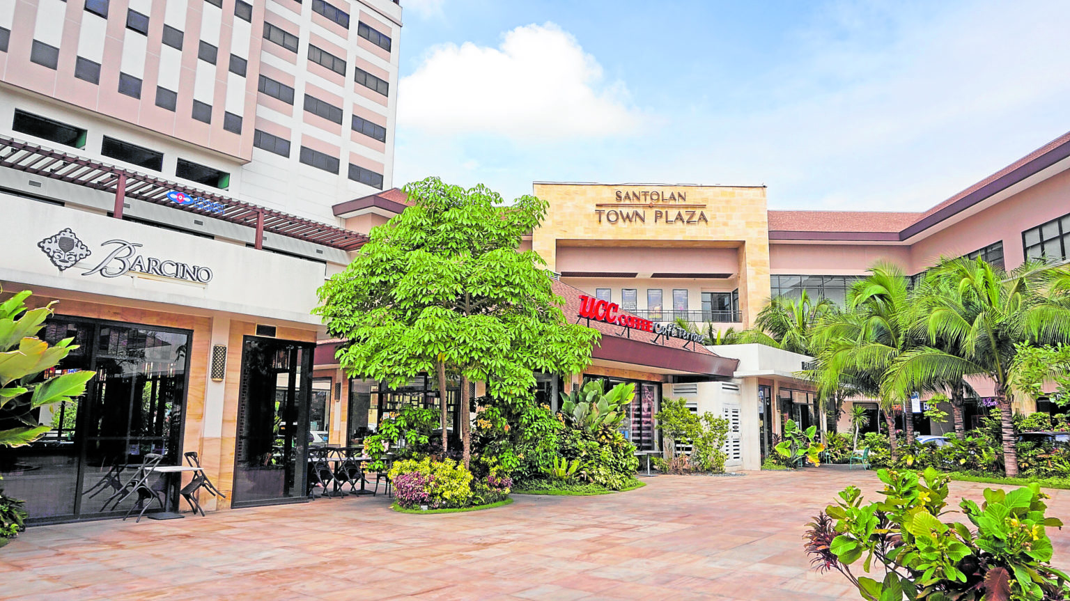 Santolan Town Plaza F&B tenants step up measures for safe dining ...