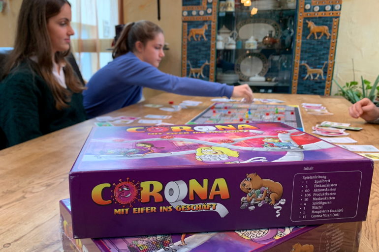 Coronavirus: The board game-German sisters' invention sells out for Christmas