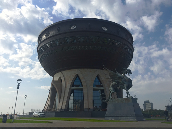 Kazan's rich culinary heritage is much in evidence in the city, where even the marriage registry office is shaped like a cooking pot