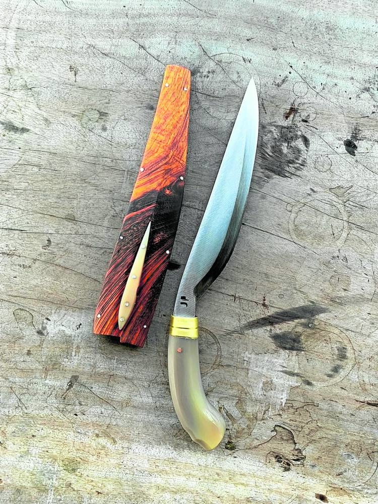 Slim Pinalingkod knife with albino carabao horn
