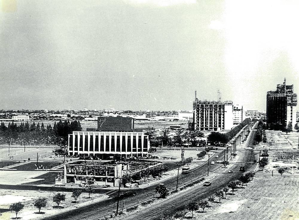 Ayala Avenue in 1960