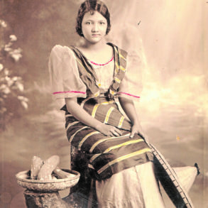 Circa 1930s Balintawak from the album of Inang Paras. Traditionally the “alampay” matches the “tapis.”