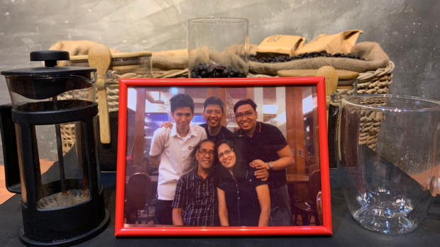 MARK Joseph Sedilla (upper left) with his brothers Raymond (center), Kenneth (right) father Ramon (lower left) and mother Melissa (lower right)