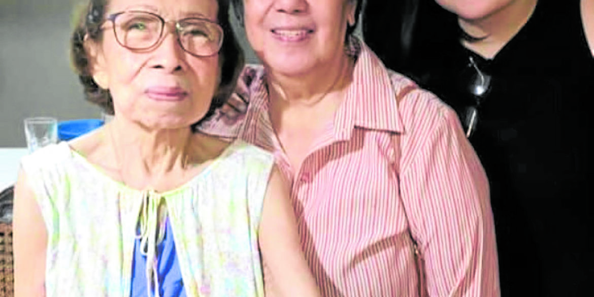 The author (right) with her Lola Charit and Lola Lyd, who were both excellent cooks