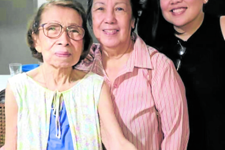 The author (right) with her Lola Charit and Lola Lyd, who were both excellent cooks