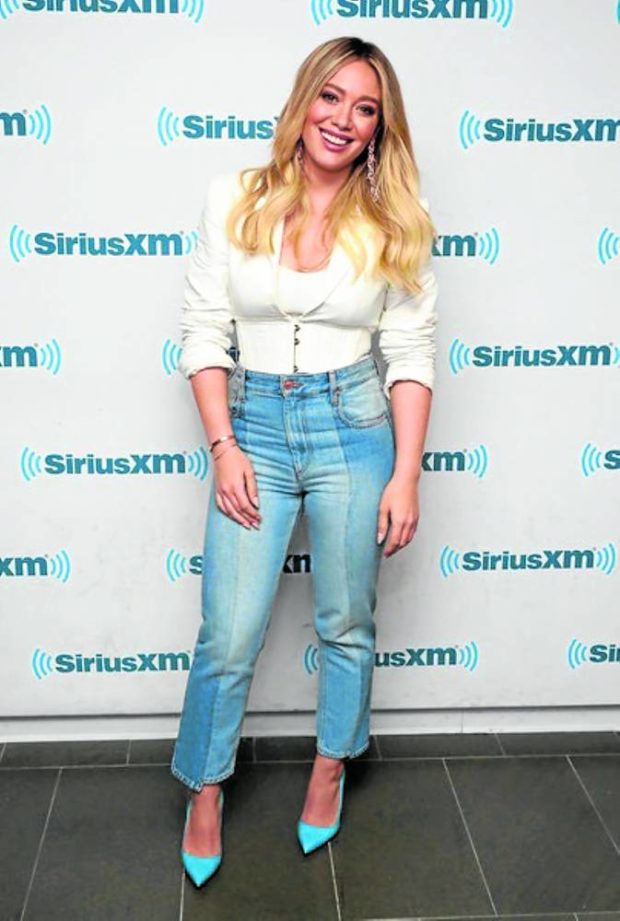 Hillary Duff (5 feet, 1 inch) hits all the right notes with high-waist jeans and pointy heels.
