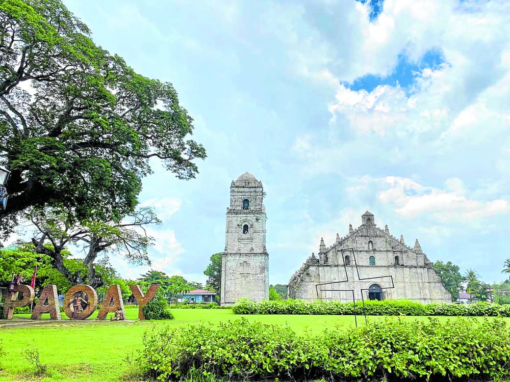Paoay church on a drizzly afternoon