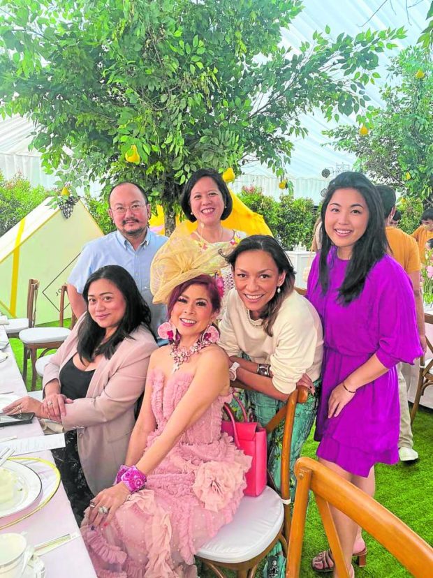 Pepper Teehankee, Yvette Fernandez, Joyce Oreña, Isabel Francisco; seated: Candy Dizon, Sea Princess