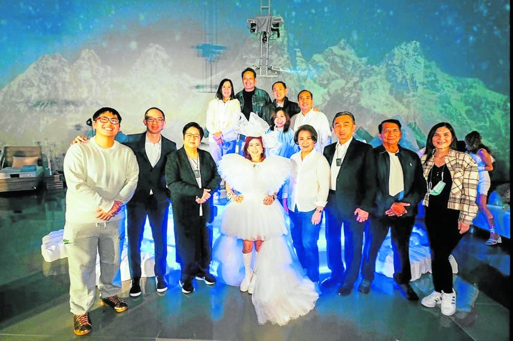 Uratex marketing executive Christian Cheng, sleep director Stephen Lee, Uratex CEO and president Naty Cheng, Sea Princess, EVP for furniture and bedding William Lee andSofie Lee, EVP for automotive Eddie Gallor, finance director Pinky Rosagas; second row: managing director Peachy Medina, MHA director Dindo Medina, PSG director Hector Go, CSBD director Cherry Tan, CSD director Teody Manlubatan