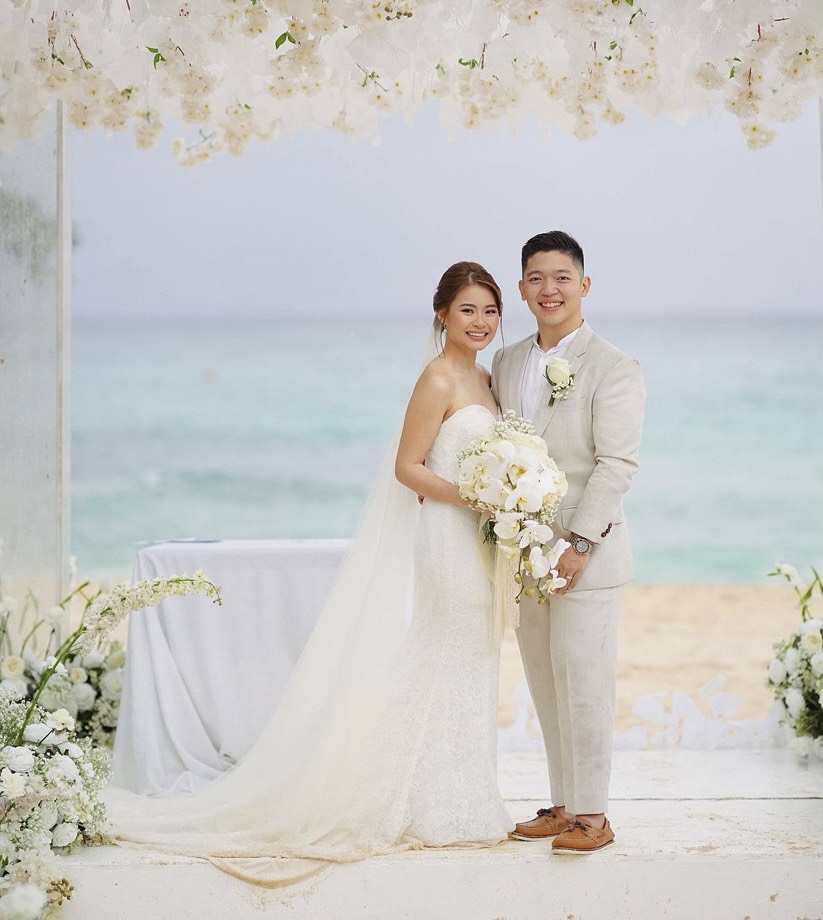 A lovely rain-blessed beach wedding in Boracay