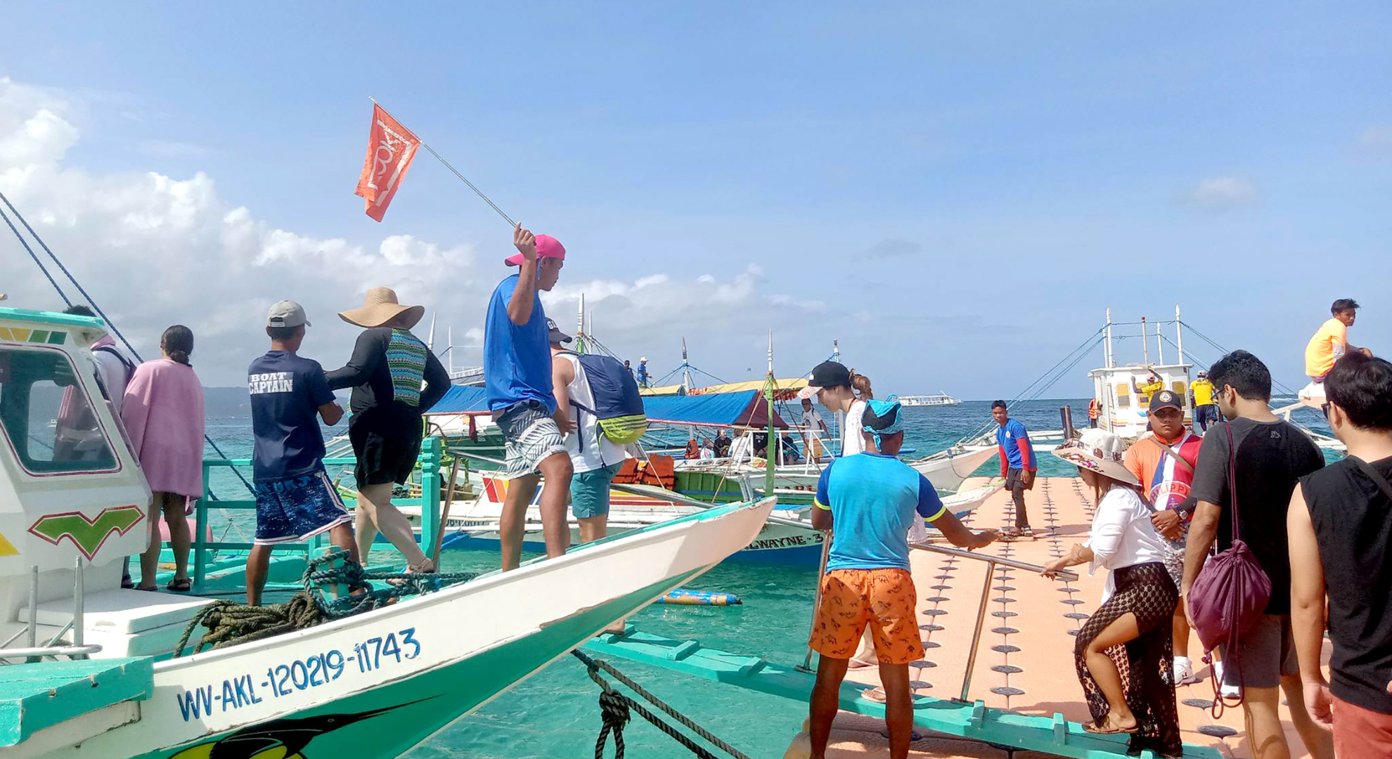 Discover Boracay with locals through Klook
