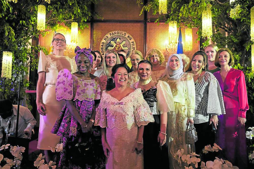 First lady Liza Araneta-Marcos flanked by women envoys —MALACAÑANG PHOTO