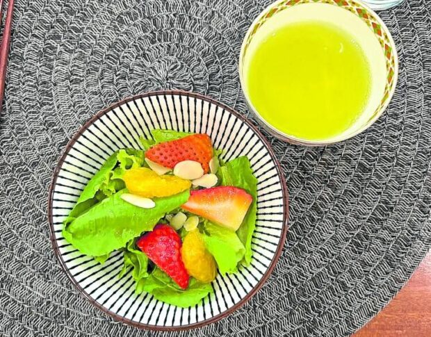 Green salad with matcha dressing paired with“sencha” green tea