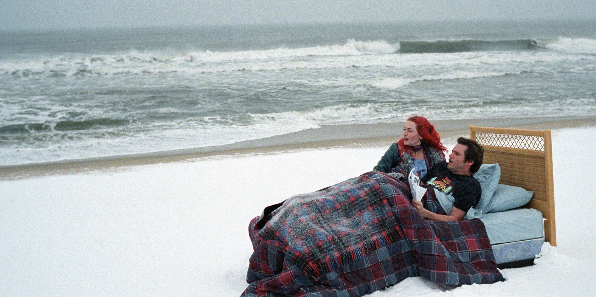 Clementine and Joel in Eternal Sunshine of a Spotless Mind | Focus Features