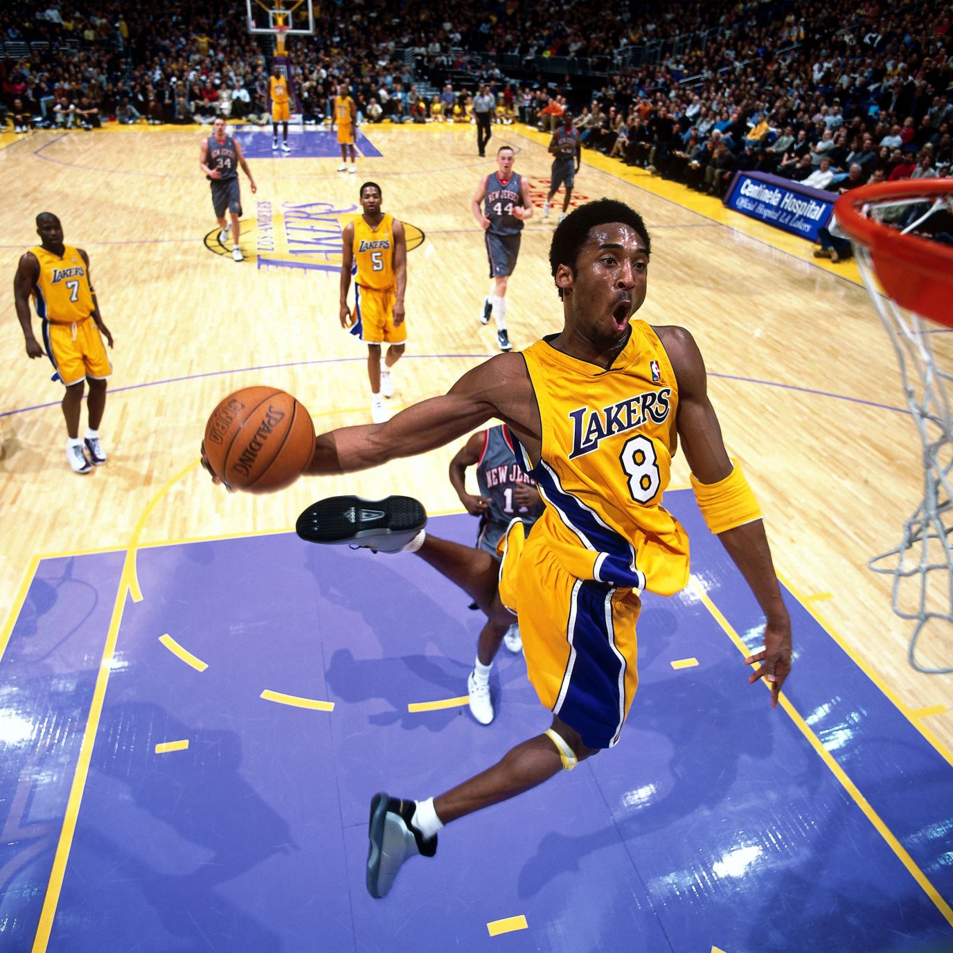 Kobe Bryant dunking in an NBA game