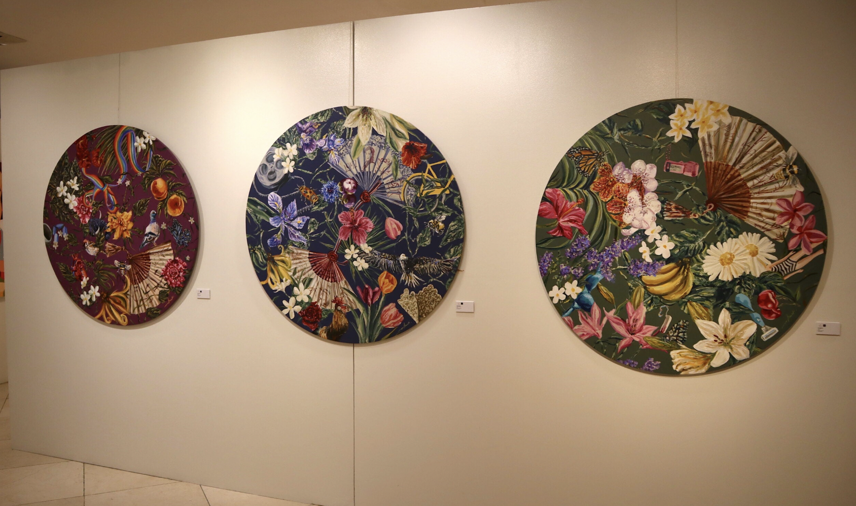 floral paintings on round canvas