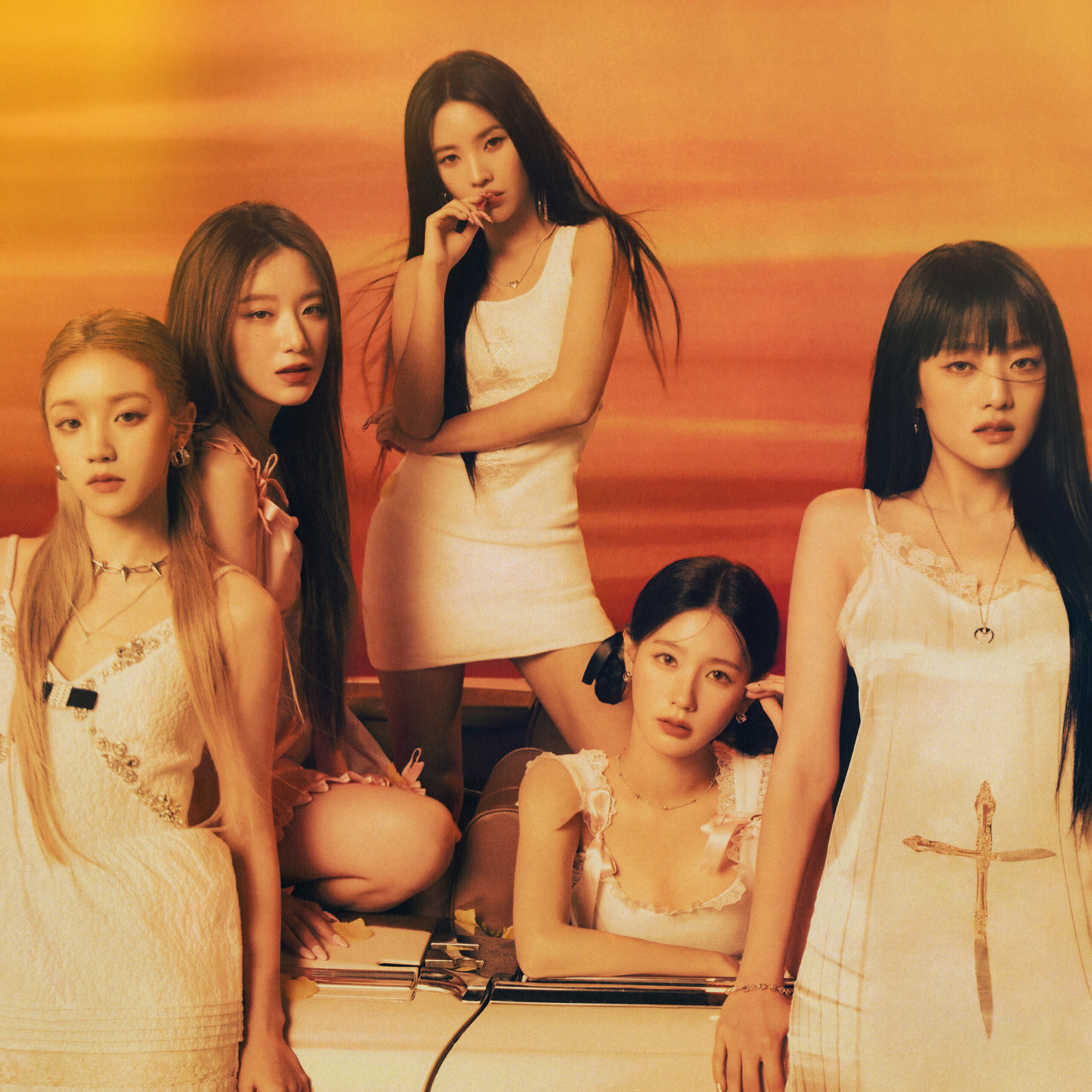 (G)I-DLE “HEAT” EP Cover Art