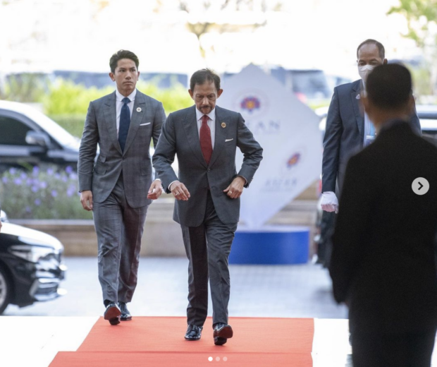 Prince Abdul Mateen with Brunei king