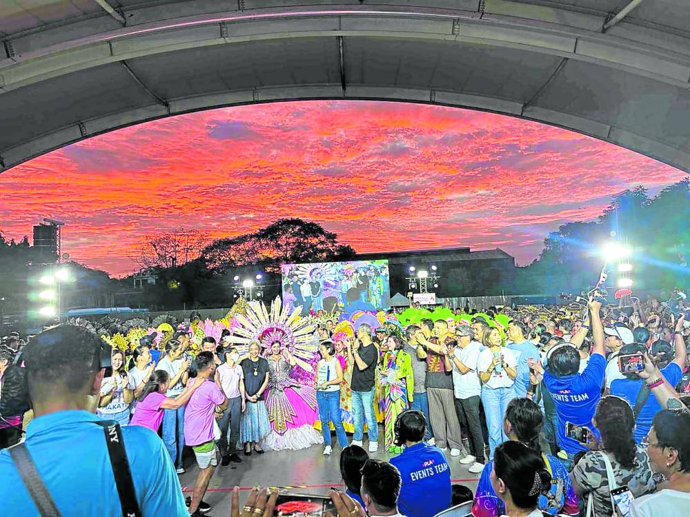 Rosas ng Sampiro Festival at Circuit Makati