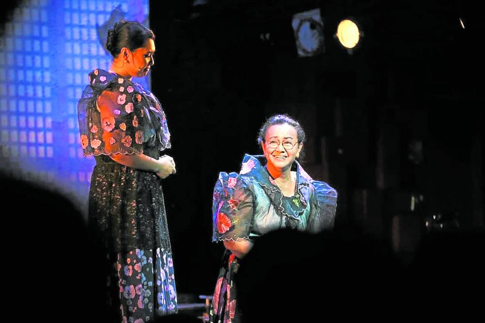 Anya Evangelista and Shamaine Centenera-Buencamino doing an excerpt from “Atang,” in tribute to the late playwright-director Floy Quintos, recipient of the posthumous Natatanging Gawad Buhay for Lifetime Achievement