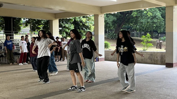 dancing girls