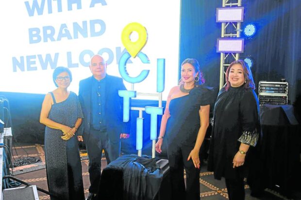 Social season kicks off with Pink Ball, Red Charity Gala